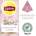 Aziatisch wit en rozenblaadjes